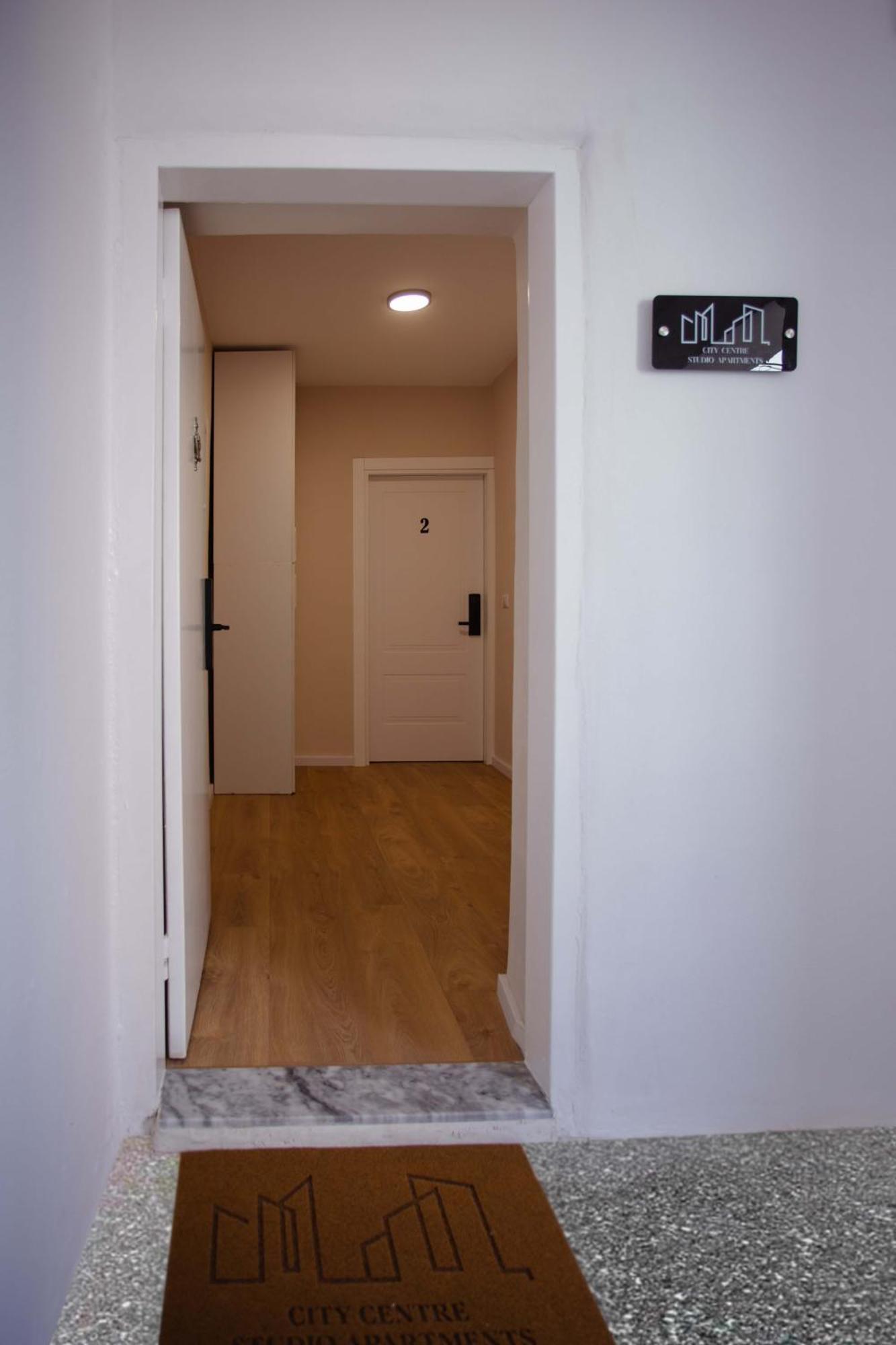 City Center Studio Apartments Shkodër Eksteriør billede